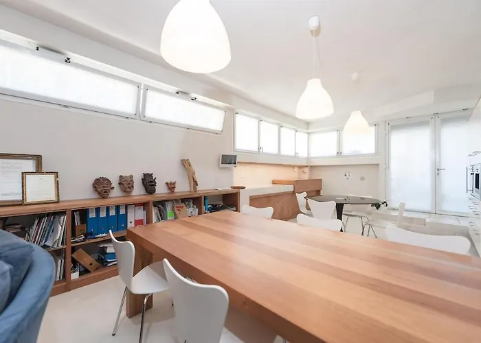 Priscilla And Poldino'S House A Cozy Artist Home With Cats *